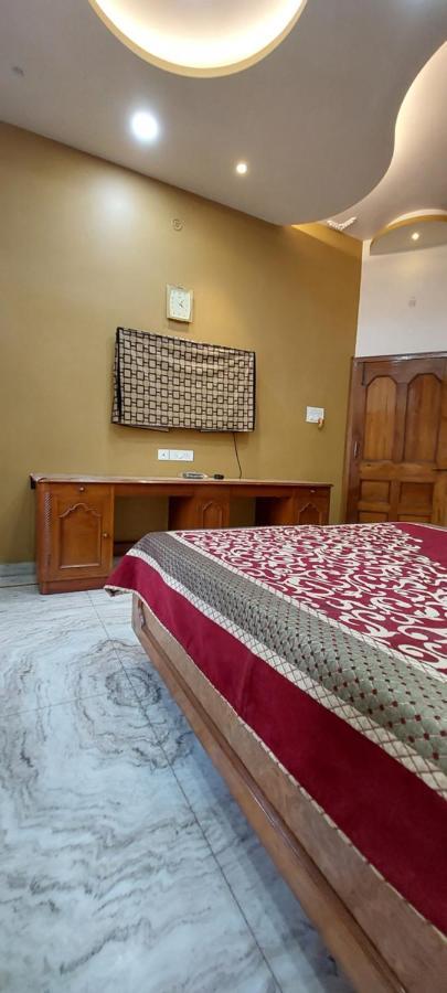 Kapoor Sahab Homestay : It'S A Home Away From Home. Varanasi Exterior photo